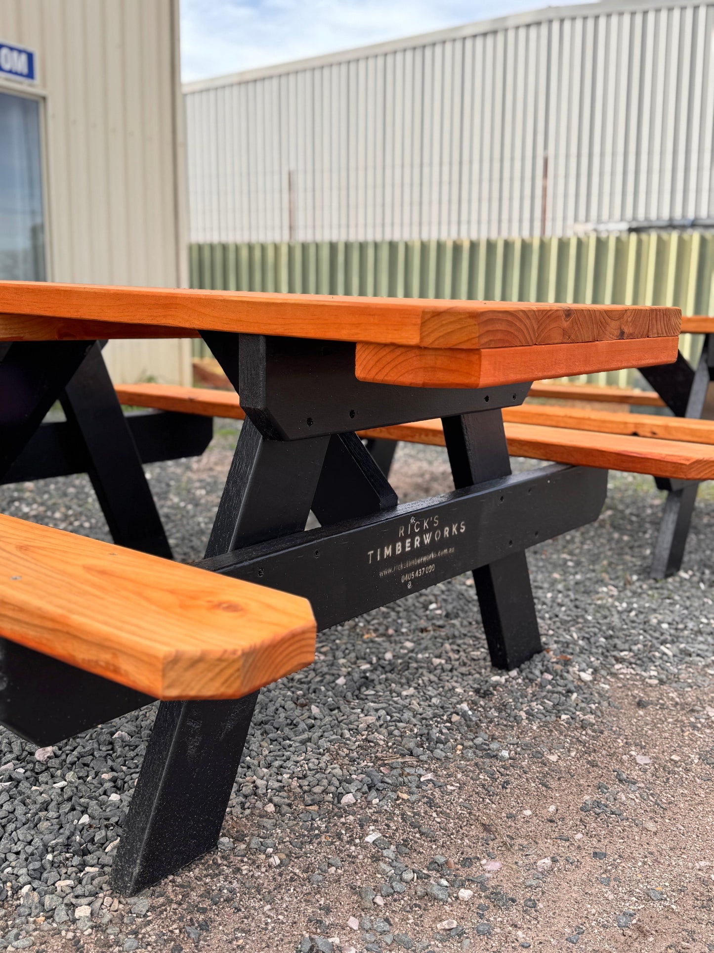 2 Tone Deluxe Picnic Table
