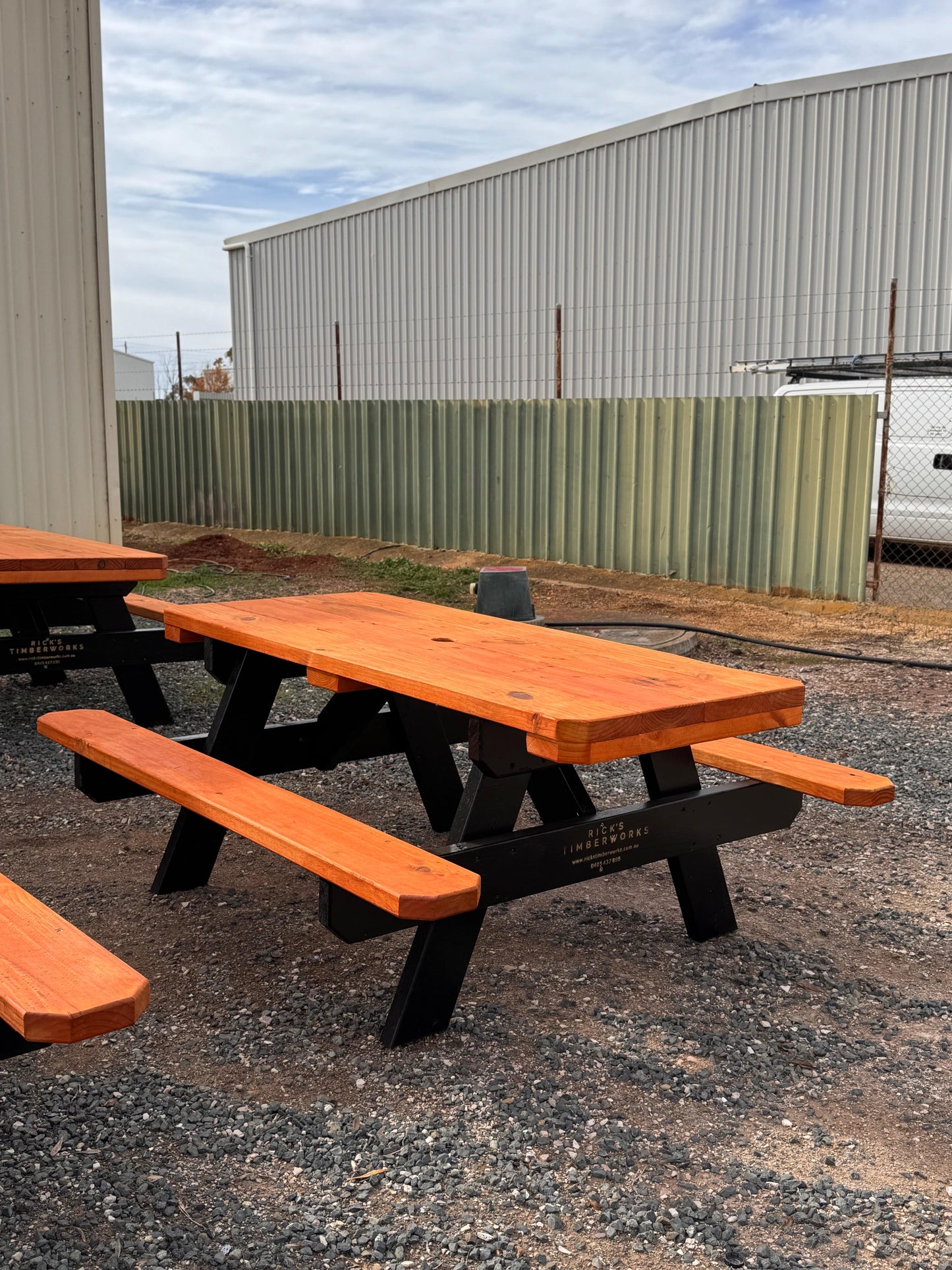 2 Tone Deluxe Picnic Table