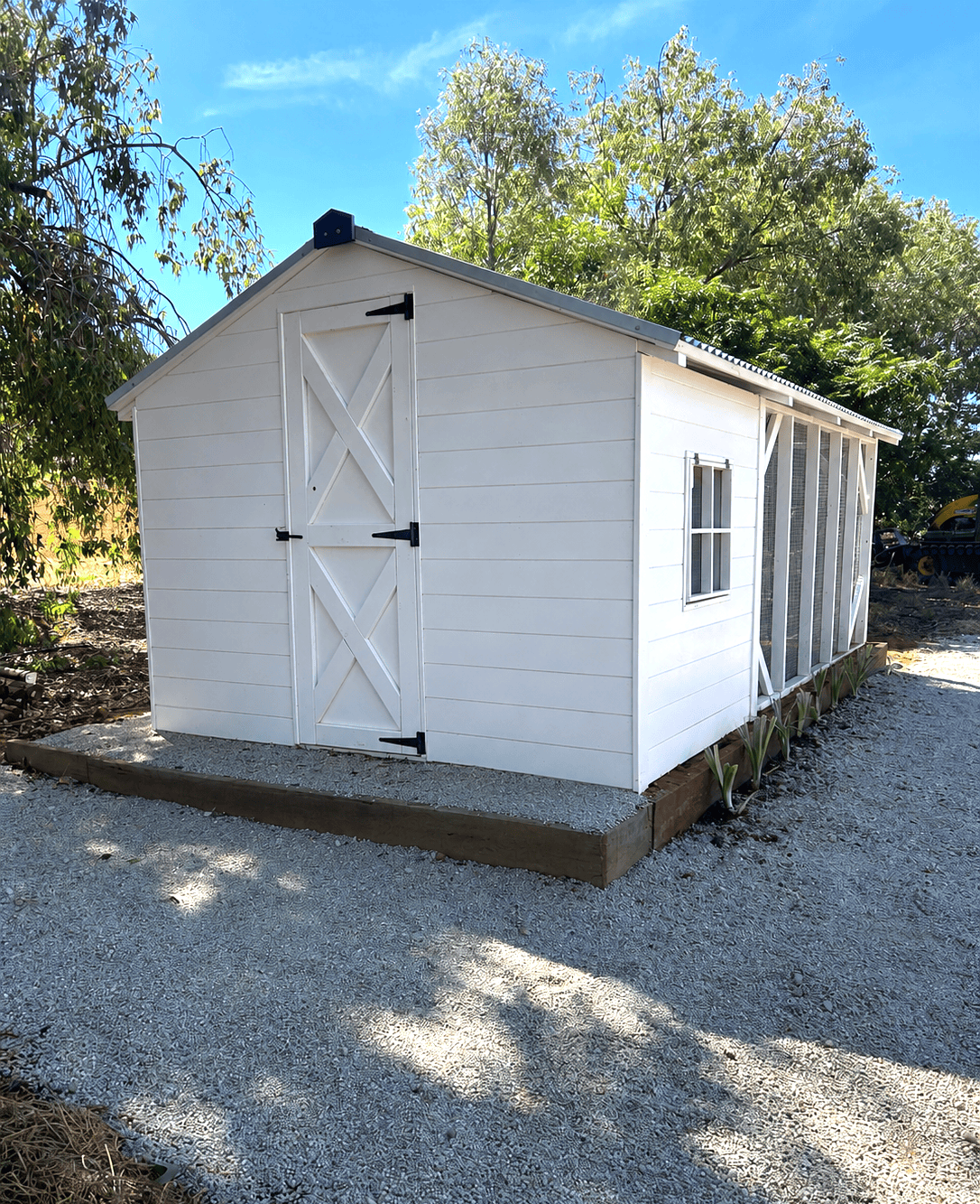 Deluxe Hamptons Hen House